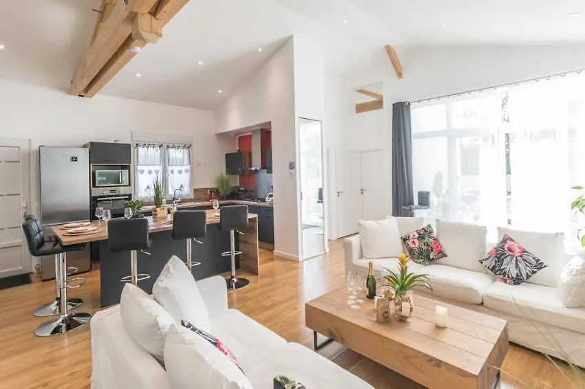 - Sublime Villa Felicidad - Proche Hypercentre - Parking - Terrasse - Wifi Viriat 0*,  France