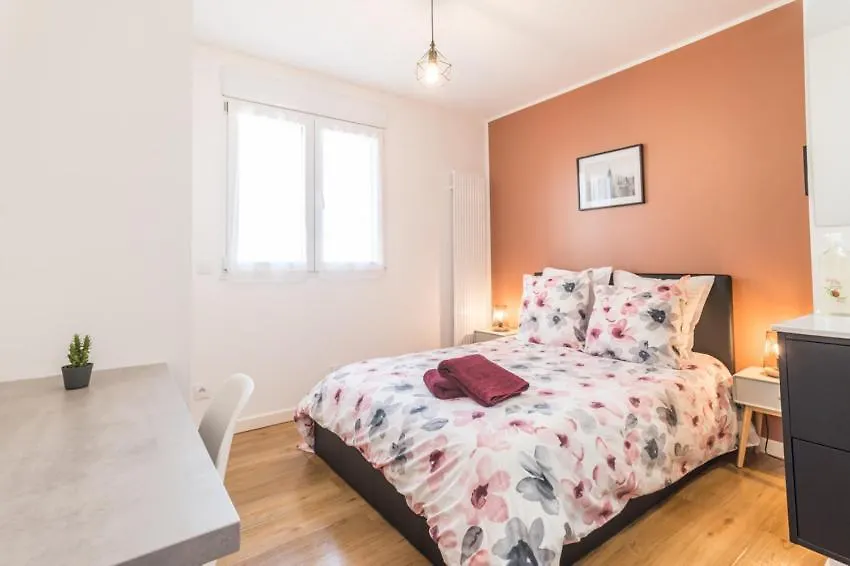 Holiday home - Sublime Villa Felicidad - Proche Hypercentre - Parking - Terrasse - Wifi Viriat