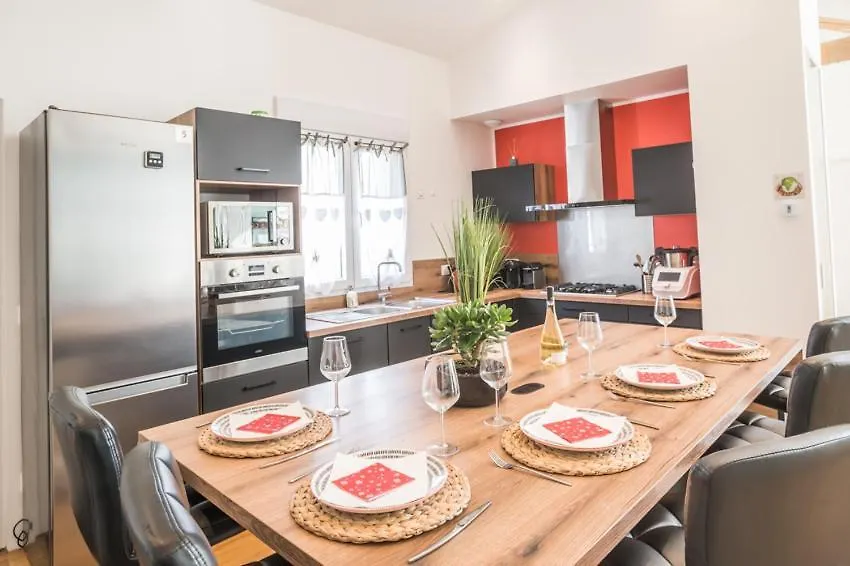 Holiday home - Sublime Villa Felicidad - Proche Hypercentre - Parking - Terrasse - Wifi Viriat